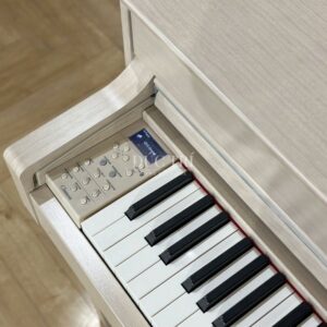 Bàn phím góc bên trái của Đàn Piano Yamaha CLP-645