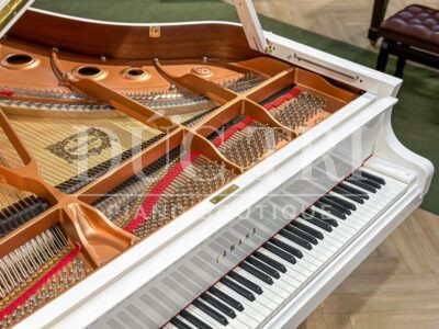 Bàn phím và logo piano Yamaha C3X Whithe New