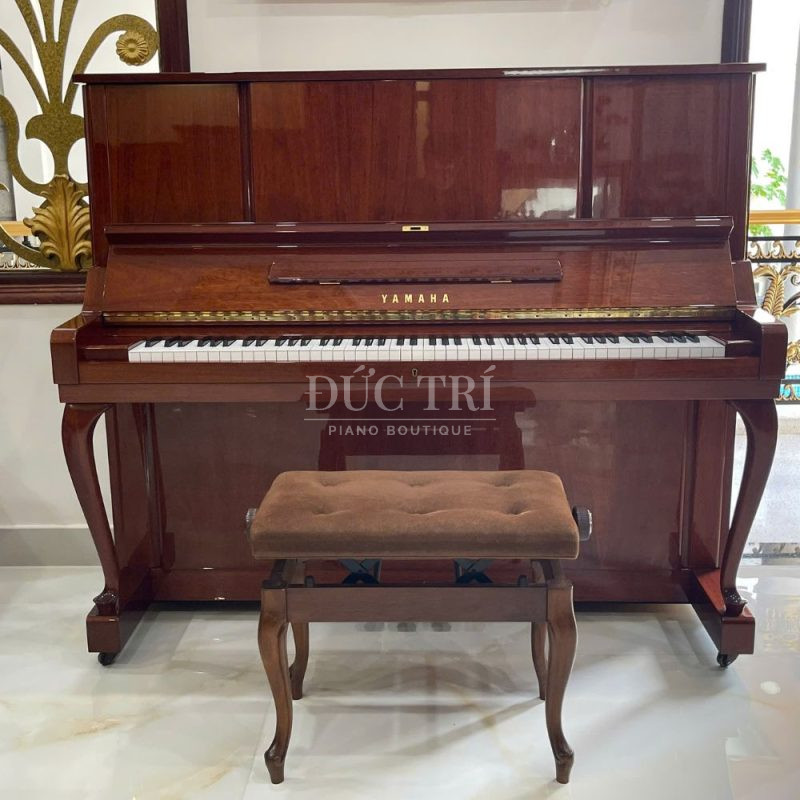 Chân công trên đàn Yamaha W106B