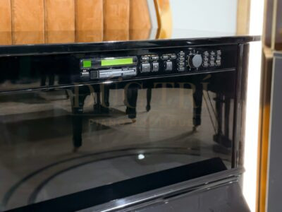 Đàn Piano Yamaha HQ300SX chức năng tự động chơi từ Disklavier