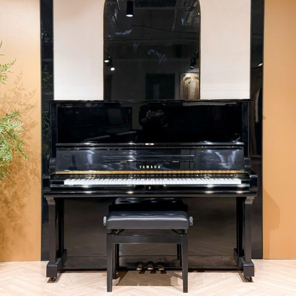 Đàn Yamaha U3M được trưng bày tại Đức Trí Piano Boutique