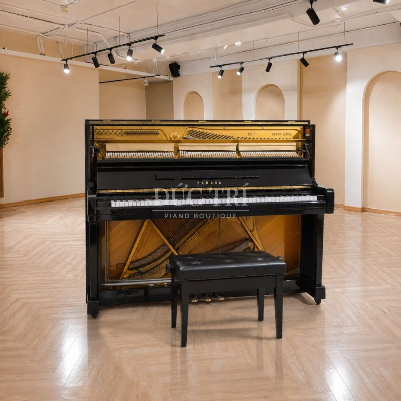 Đàn piano Yamaha U1E màu đen cao cấp mở nắp khoe bộ máy đàn