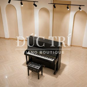 Đàn piano upright Yamaha U1A màu đen góc nhìn từ trên cao