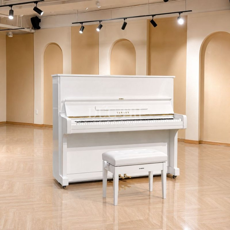 Đàn piano upright Yamaha U1E màu trắng sang trọng