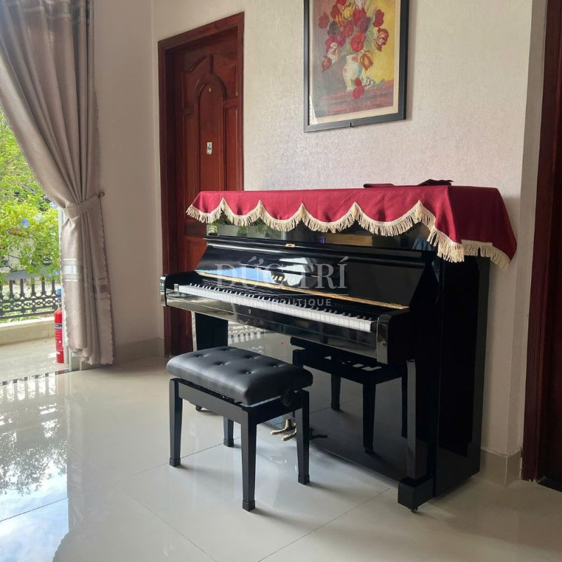 Đàn yamaha U1E tại nhà khách hàng