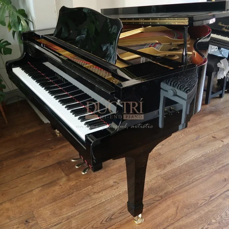 Góc cạnh của Đàn Piano Yamaha C3X