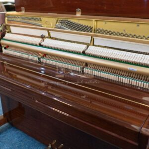 Góc cạnh của Đàn Piano Yamaha W102