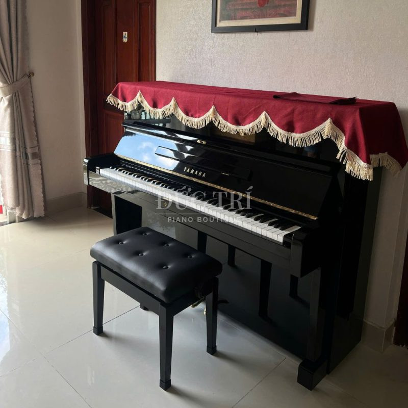 Góc nghiêng của đàn Yamaha U1E