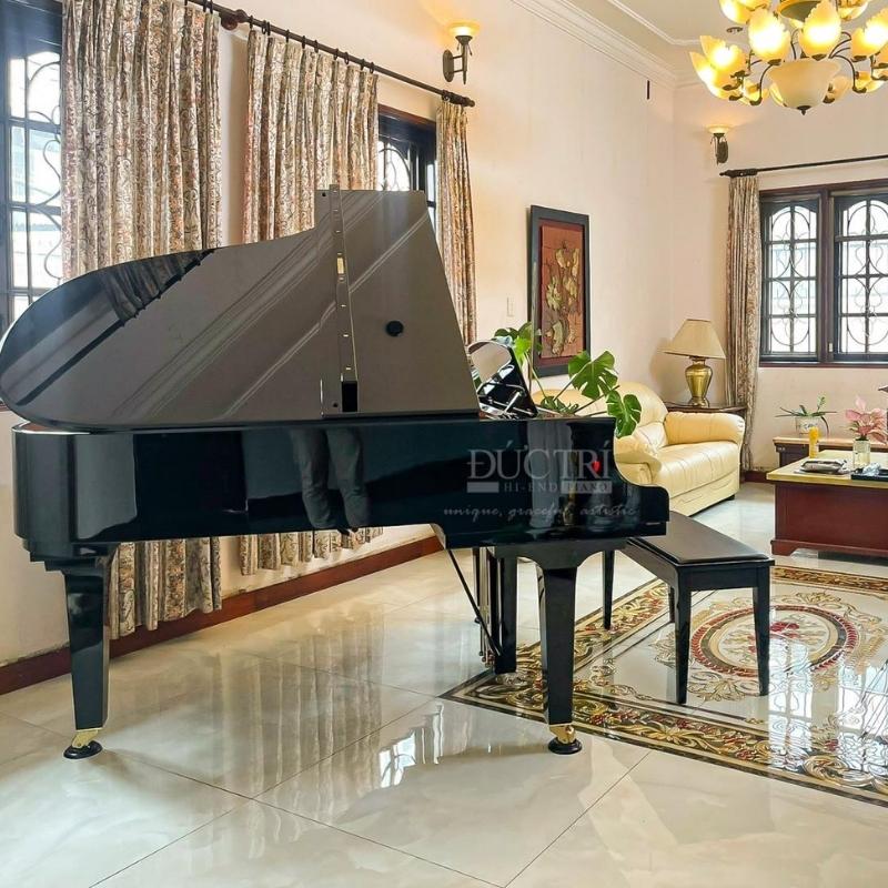 Góc nghiêng đàn piano Yamaha C3X