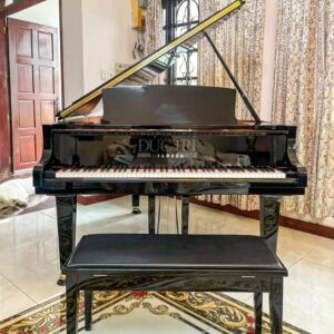 Hình ảnh cận cảnh chiếc đàn piano Yamaha C3X