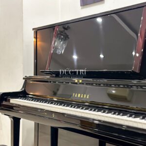 Hình ảnh cận cảnh chiếc đàn piano Yamaha YUS5