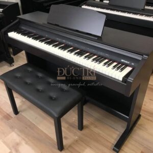 Hình ảnh góc nghiêng Đàn Piano Roland RP401R