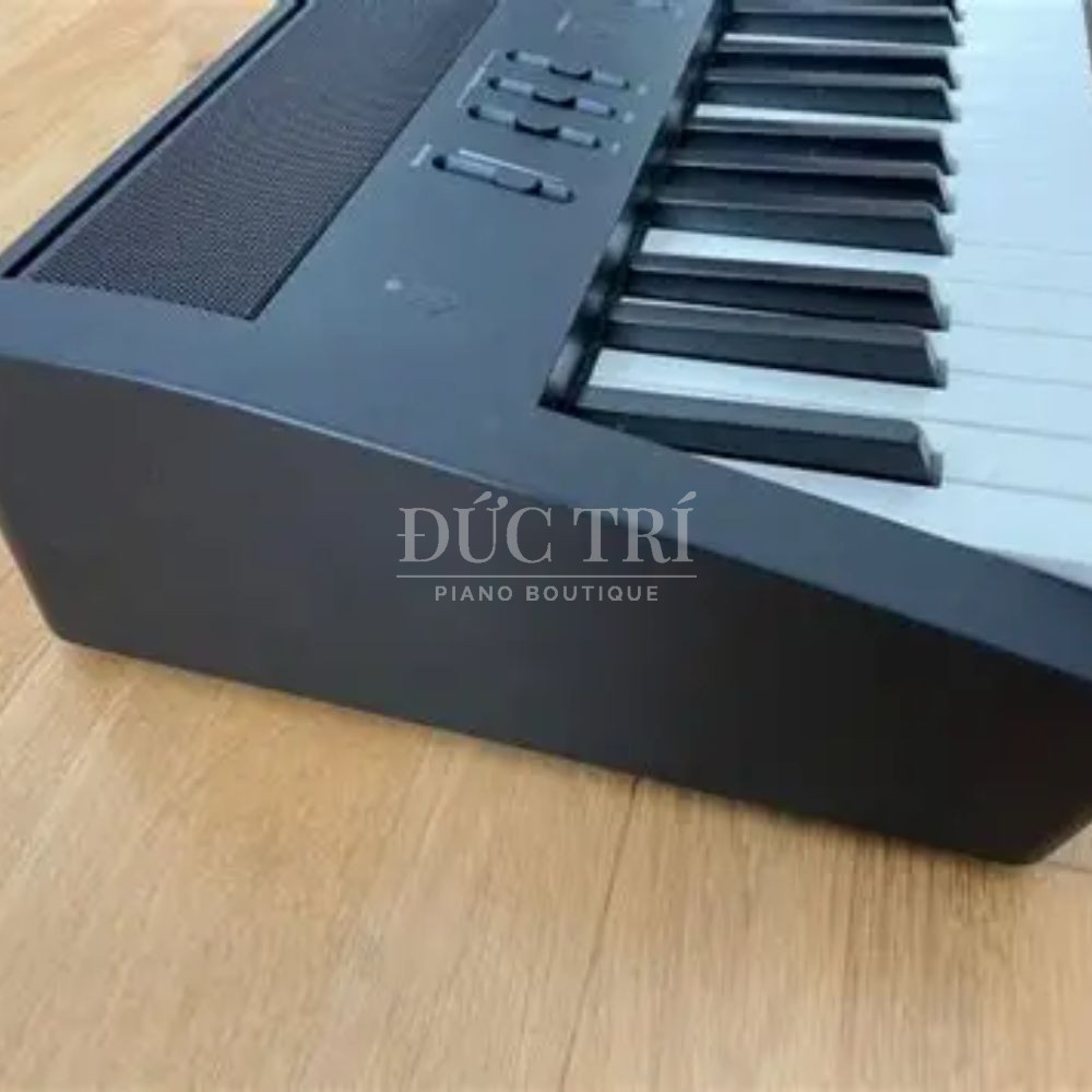 Loa dan tren dan Roland FP 60X Roland FP-60X Loa đàn trên đàn Roland FP-60X