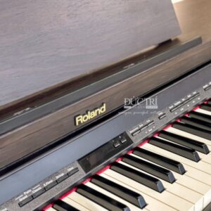 Logo và các phím trên đàn Đàn Piano Roland HP-601