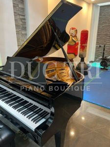Mặt bên đàn Kawai KG-3D