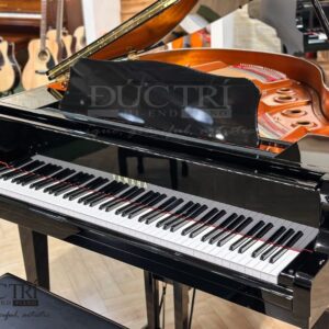 Mặt trước của Đàn Piano Yamaha C1X