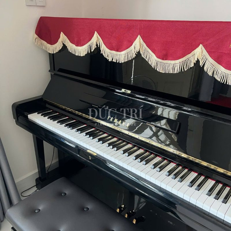 Phím đàn trên đàn Yamaha U3H