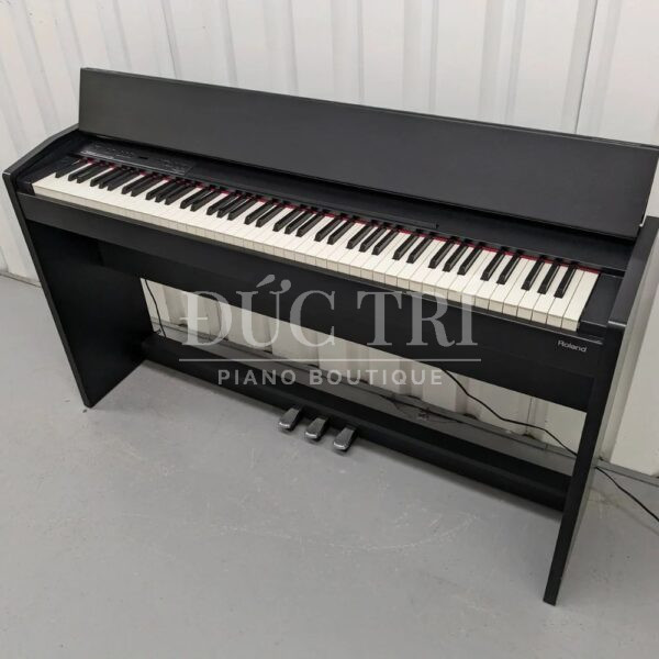 Thiết kế Piano điện Roland F-130R
