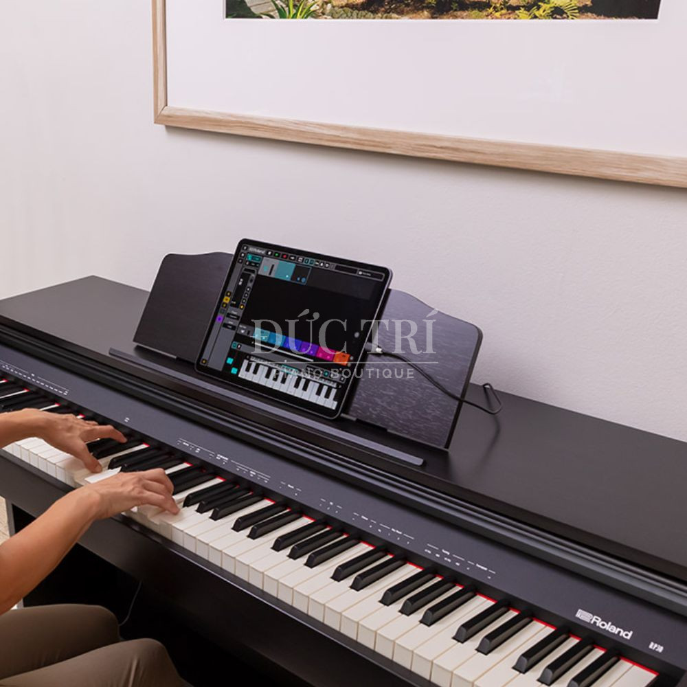 Tinh nang hoc tap tren dan Roland RP30 Roland RP30 Tính năng học tập trên đàn Roland RP30