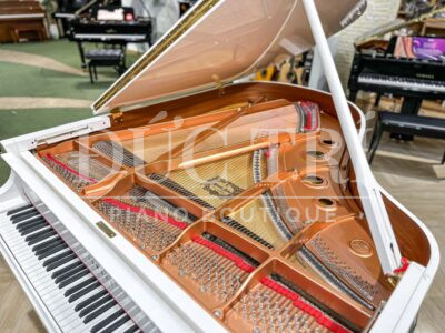 Toàn cảnh bộ máy dàn piano Yamaha C3X Whithe New