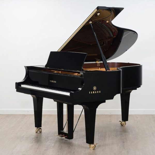 Yamaha CF4