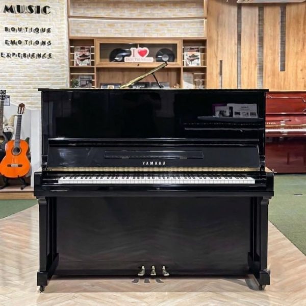 Yamaha U100