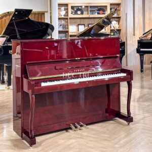 Đàn Piano Yamaha W110BB được trưng bày tại Showroom của Piano Đức Trí