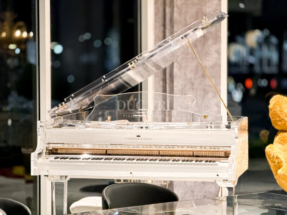 Phía trước đàn Grand Piano Crystal Schreiner & Söhne SG168