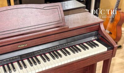 Roland HP-505GP có nắp bàn phím di chuyển được