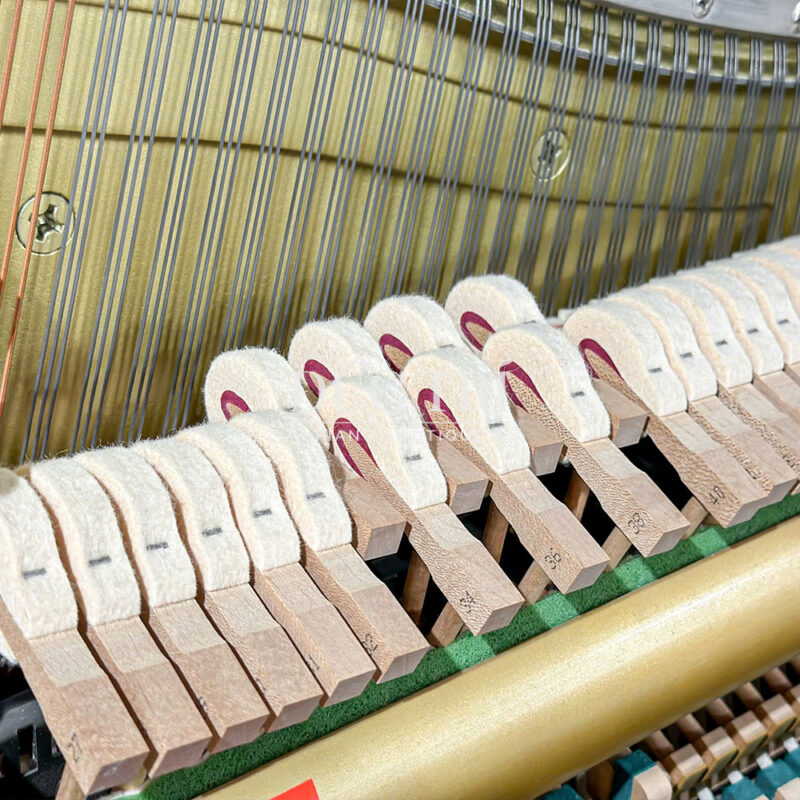 búa đàn piano Yamaha YU30SEB