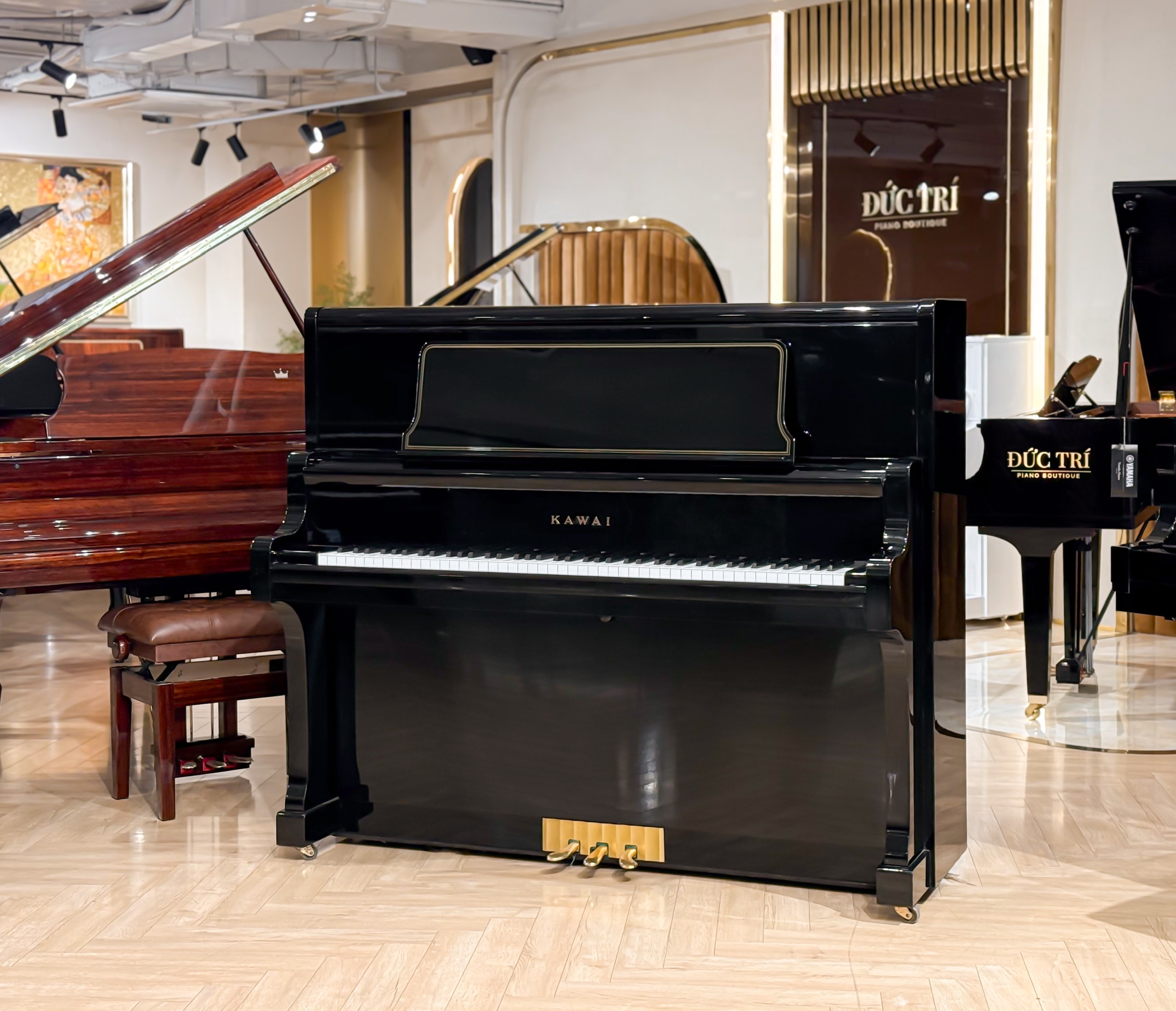 Kawai K-15E 12 Vật liệu làm đàn Kawai K-15E sử dụng gỗ vân sam cao cấp