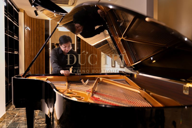 Hình ảnh kỹ thuật viên trưởng tại Đức Trí Piano Boutique