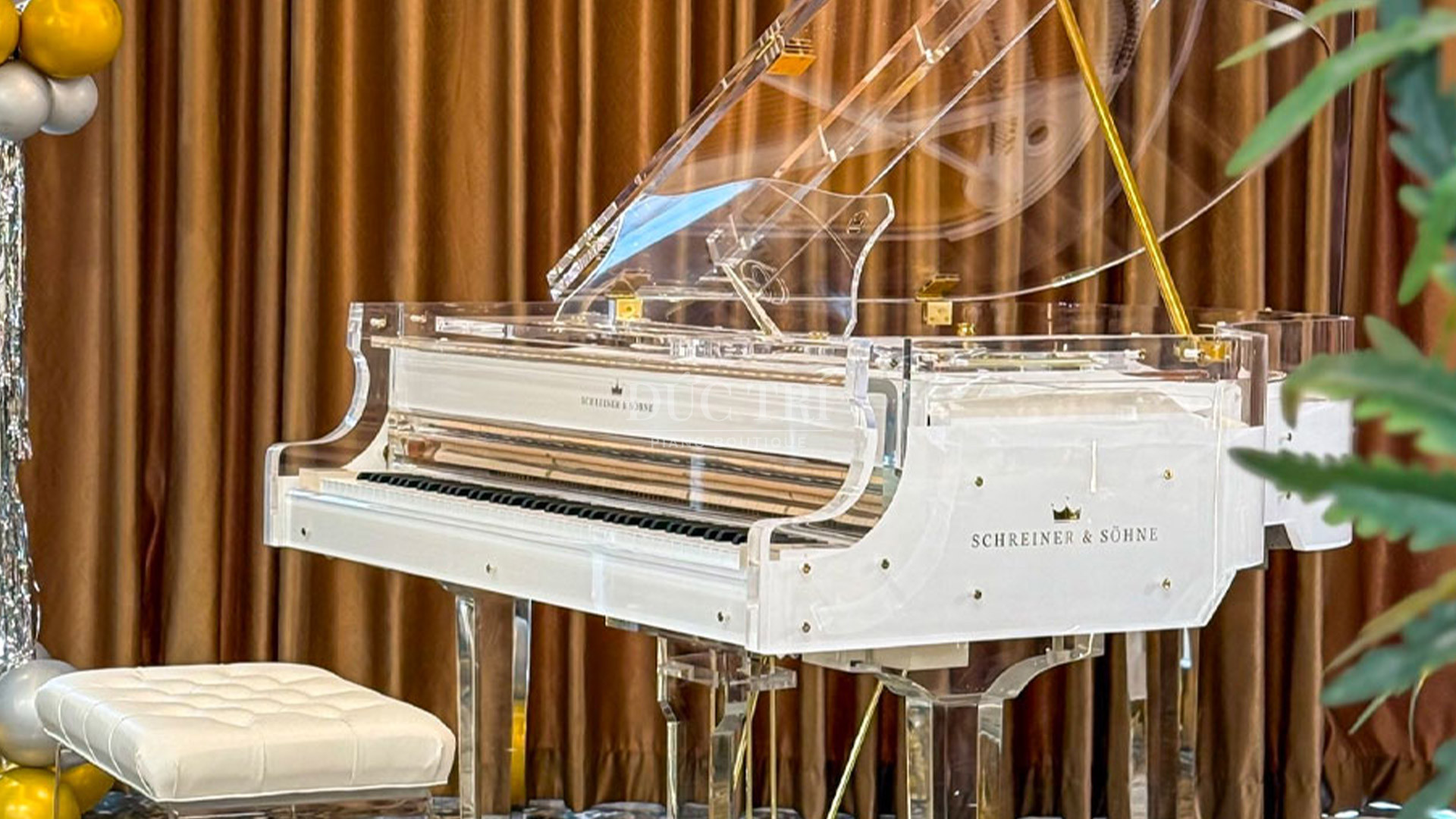 Schreiner & Söhne Crystal SG186 1 Ảnh thực tế Schreiner & Sohne SG-186 kim loại vàng tại Piano Đức Trí