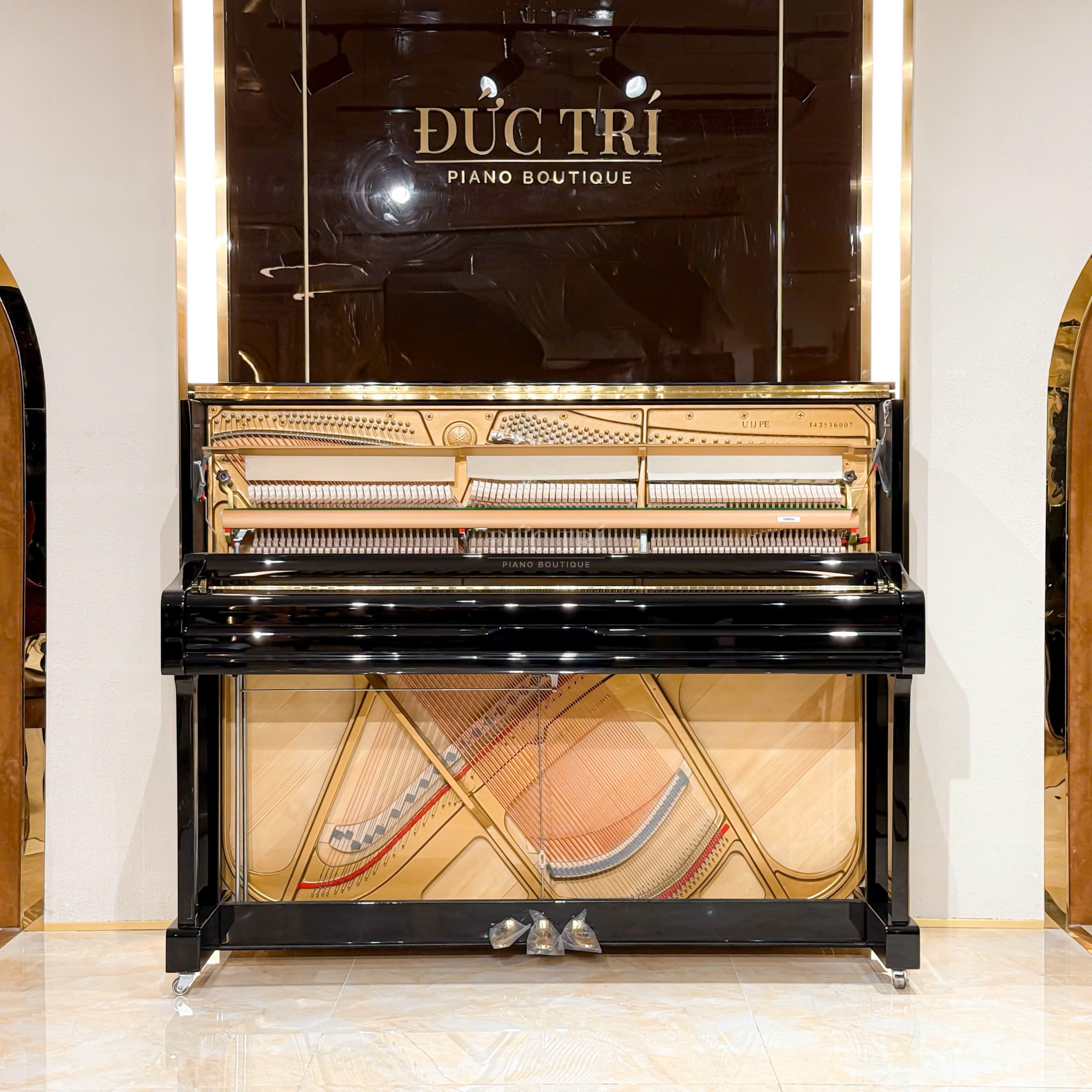 Yamaha U1JPE 16 Cận cảnh cấu tạo bên trong Yamaha U1JPE