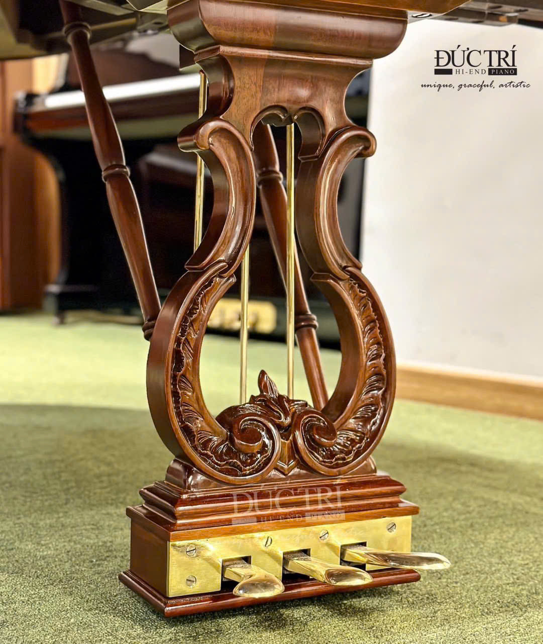 Đàn Piano Steinway Louis 13 Hệ thống 3 pedal đàn Piano Steinway Louis