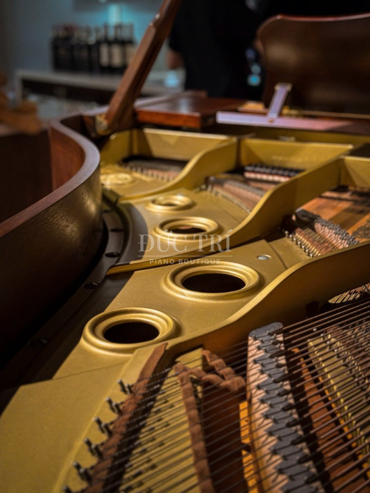 Ben trong dan Yamaha G3B Walnut Yamaha G3B WN Bên trong đàn Yamaha G3B Walnut