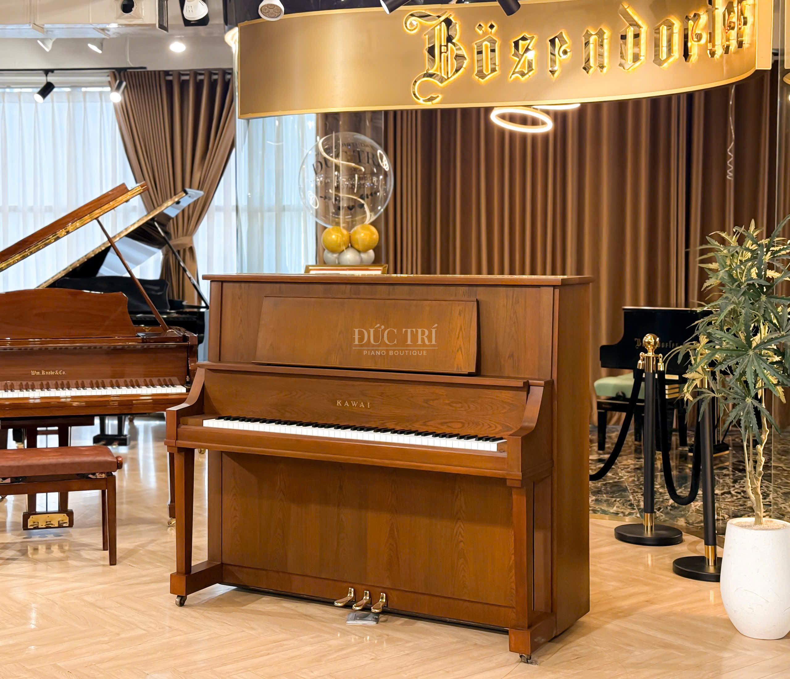 Kawai KL-703 2 Dan Piano Kawai KL 703 3 Kawai KL-703