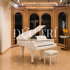 Đần Yamaha G2 được trưng bày tại Đức Trí Piano Botique