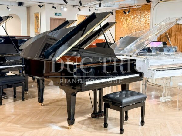 Đàn piano Yamaha C3L