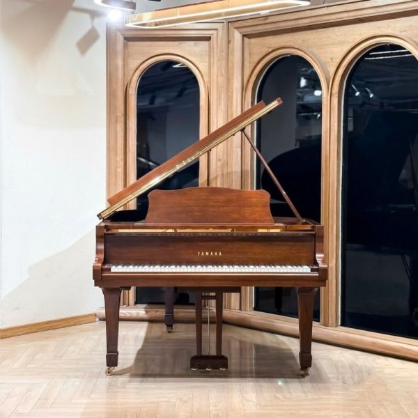 Yamaha G3B Walnut