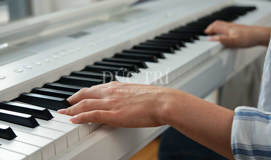 Be mat phim Ivory Touch va kha nang kiem soat luc nhan so voi phim nhua mo so Sánh Kawai ES110 Và Kawai ES520 Bề mặt phím Ivory Touch và khả năng kiểm soát lực nhấn so với phím nhựa mờ