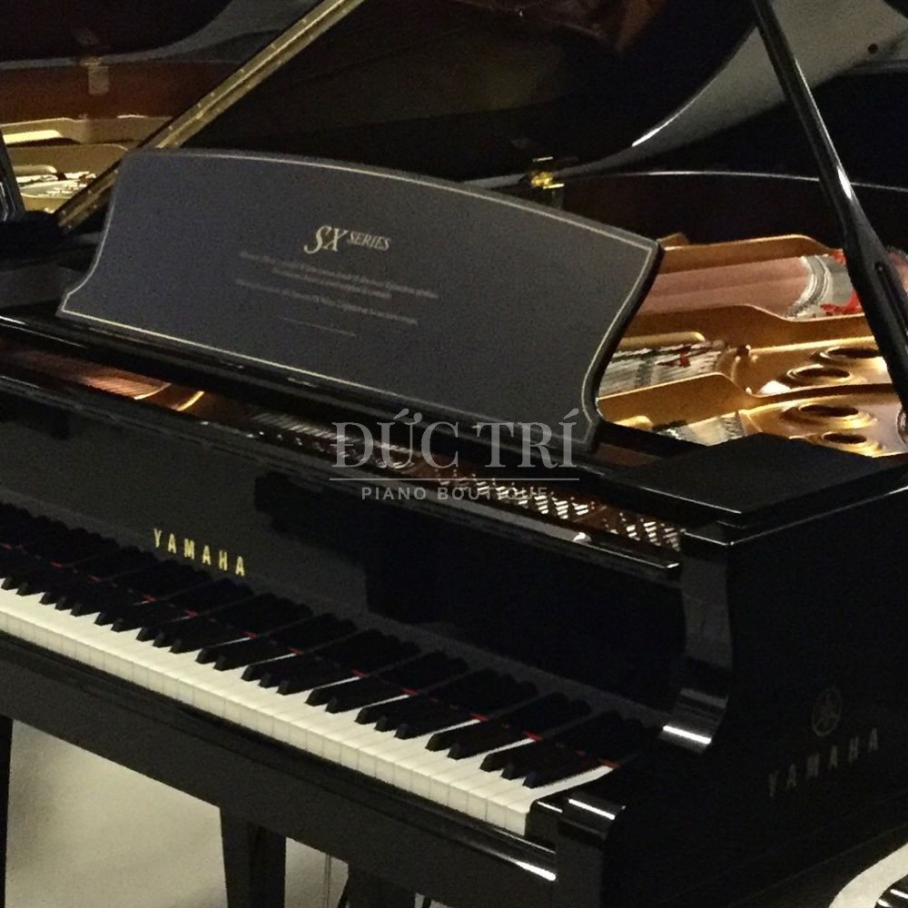 Mau den bong tren dan Yamaha S5X Yamaha S5X Màu đen bóng trên đàn Yamaha S5X