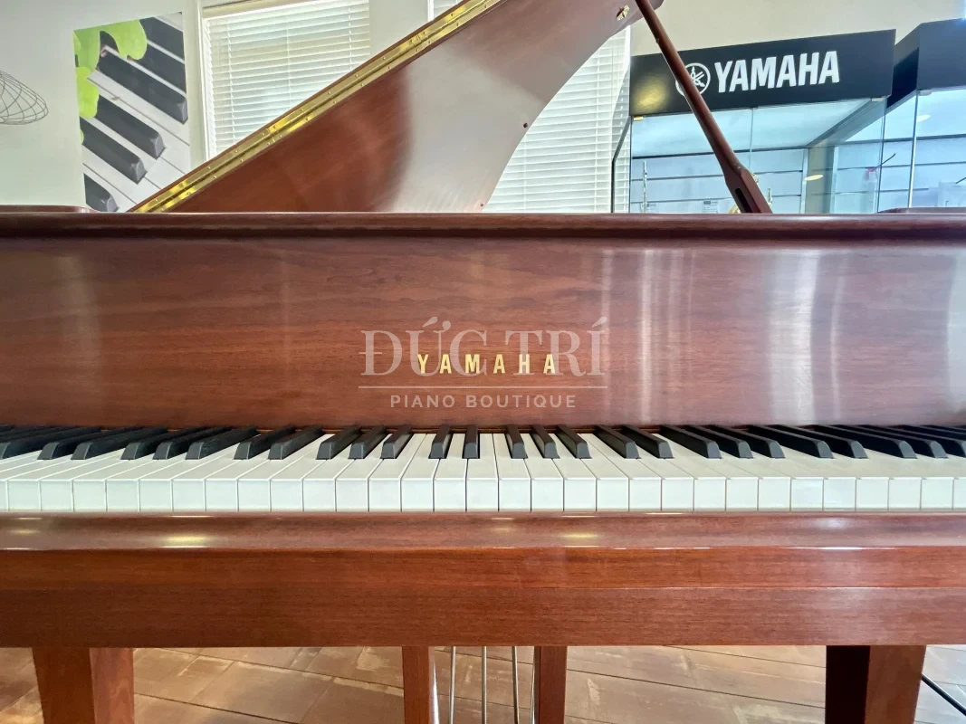 Ban phim voi phu lop Ivorite va go WPC Yamaha C7X Bàn phím với phủ lớp Ivorite và gỗ WPC