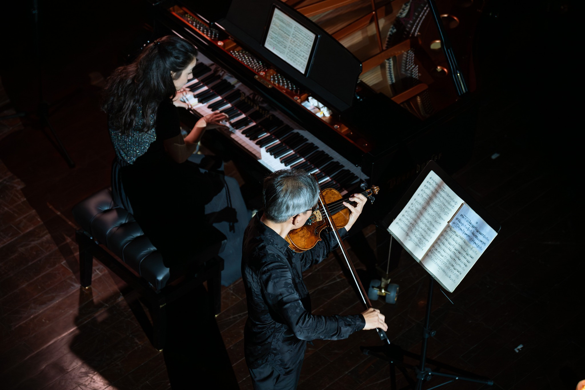 La A Different Way of Music violist nguyen huu nguyen pianist Mathilde Nguyen5 Chúng tôi hy vọng sẽ sớm có dịp đồng hành cùng nhau, để tiếp tục mang những thanh âm đẹp đến gần hơn với khán giả.