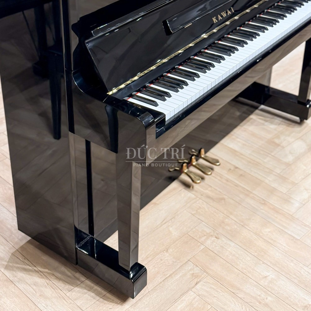Chân đàn trên đàn Kawai Ns10