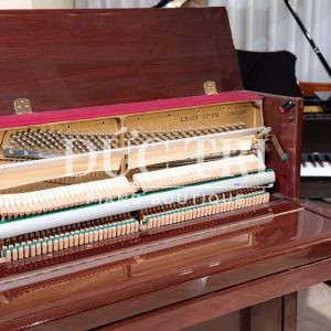 Bên trong đàn Yamaha LX-113 CP-PM