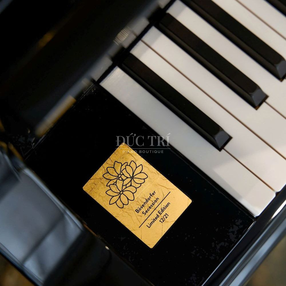 Bien so danh dau cay dan Bosendorfer Secession trong gioi han hai muoi mot cay toan the gioi Bösendorfer Secession 214VC Biển số đánh dấu cây đàn Bösendorfer Secession trong giới hạn hai mươi mốt cây toàn thế giới