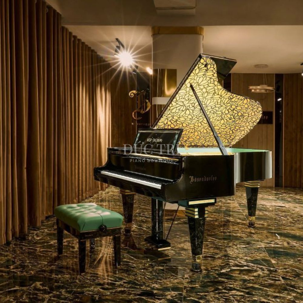 Bosendorfer Secession 214VC voi hoa tiet dat vang hai muoi ba carat đàn piano Bösendorfer Bösendorfer Secession 214VC với họa tiết dát vàng hai mươi ba carat