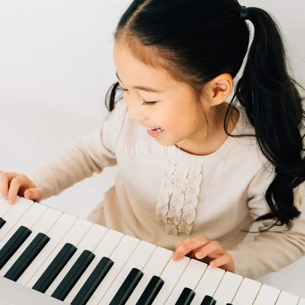 nen mua piano co hay dan dien cho be su yeu thich cua be khi choi dan nên mua piano cơ hay đàn điện cho bé nên mua piano cơ hay đàn điện cho bé sự yêu thích của bé khi chơi đàn