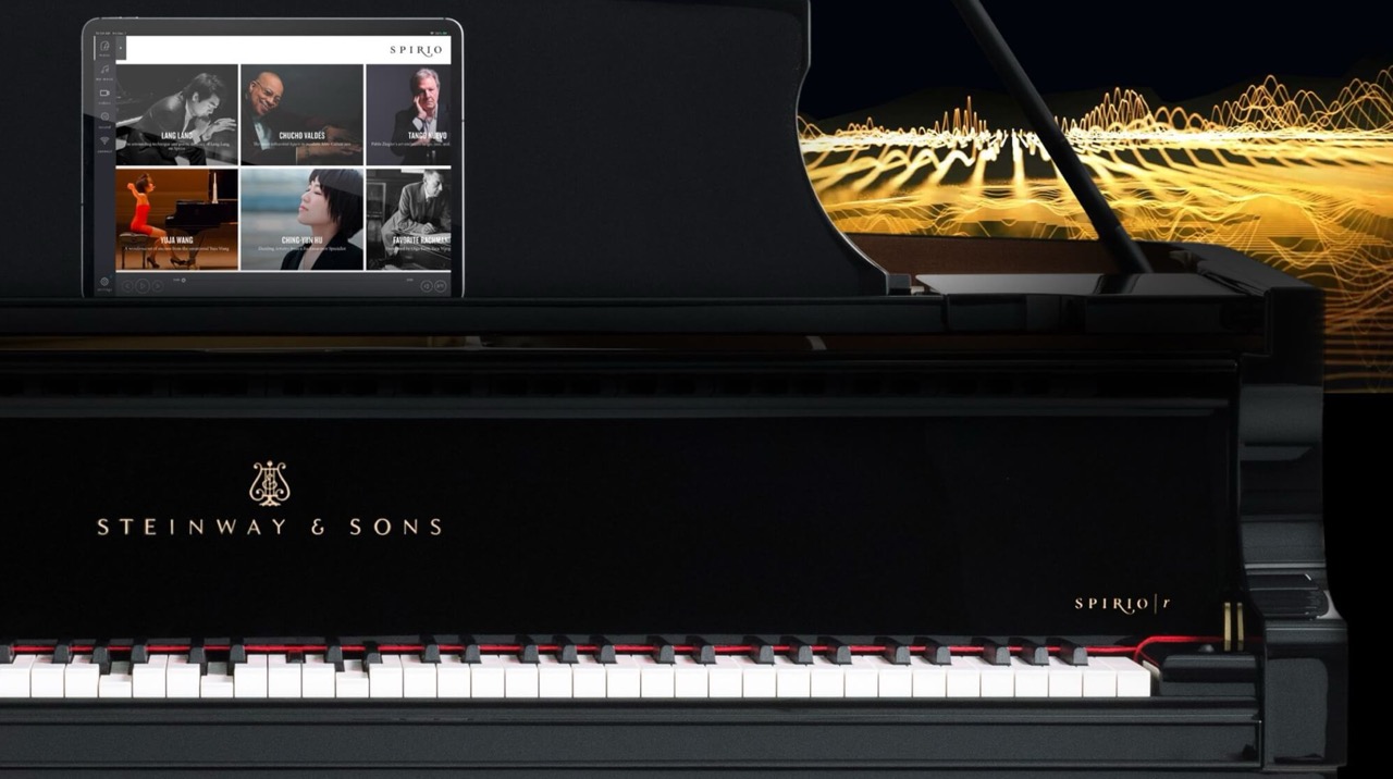 Dưới triều đại của Paulson & Co, năm 2015 Steinway giới thiệu dòng Spirio hệ thống piano tự động độ phân giải cao, dựa trên công nghệ mua lại từ kỹ sư Wayne Stahnke năm 2014, đánh dấu bước quay lại mảng player piano sau gần một thế kỷ.